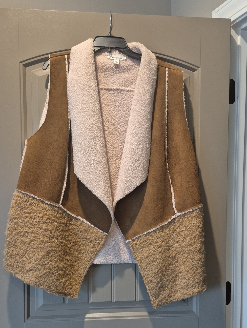 Tantrums Two-Tone Faux Shearling Open Vest in Tan and Cream